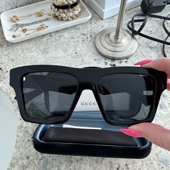 Stylish Black Sunglasses